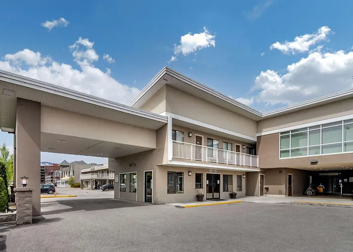 Econo Lodge Inn & Suites